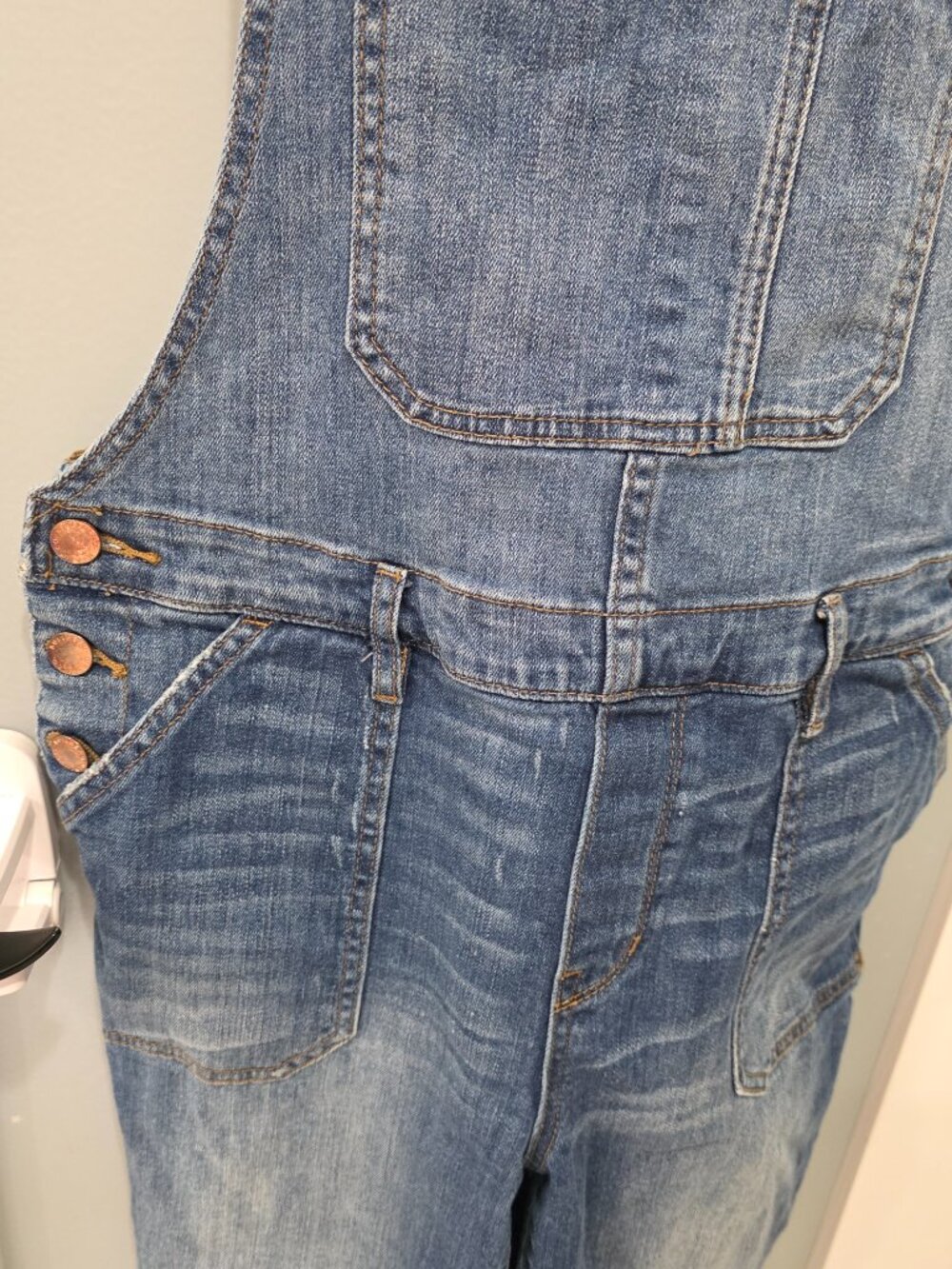 Bullhead Denim Overalls – Size M – Medium Wash Distressed Overall Jumpsuit - Picture 3 of 10